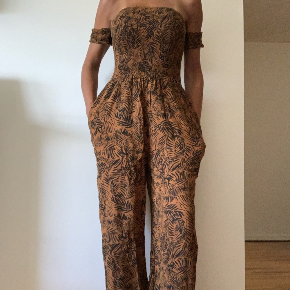 Impeccable condition!Only worn ONCE! For 2 hours!